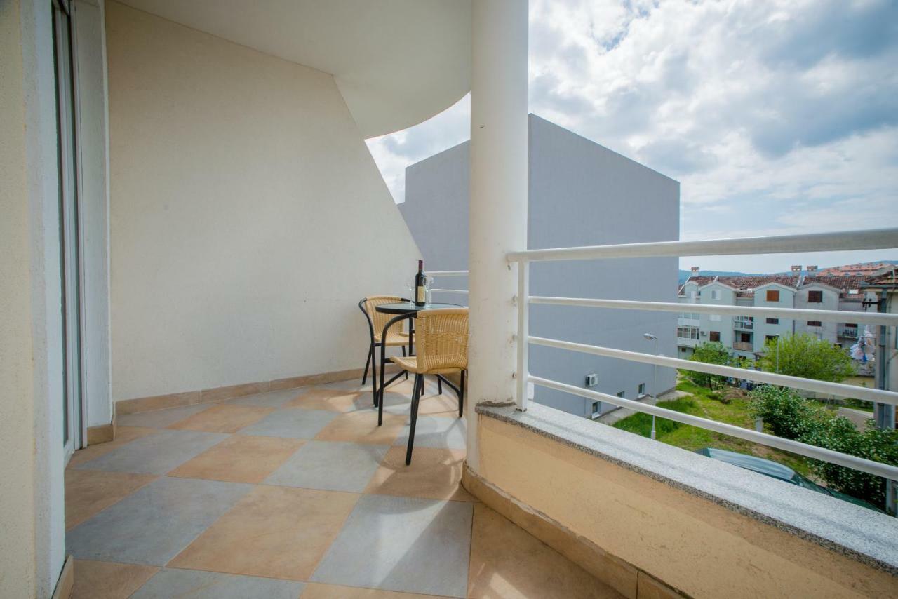 Apartments Teodo Cameră foto